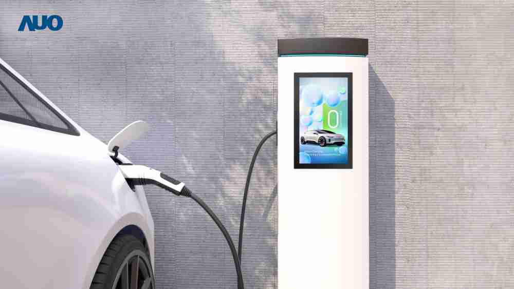 友達〝EVSE車用充電樁解決方案〞專為電動汽車充電樁設計，，具有高亮度、、、克服戶外艱難環境的耐溫、、耐紫外線等特性，，並搭載散熱性及擴充性強的高效能工業電腦，，，可實現人機互動訴求，，如資訊顯示、、、、支付等應用